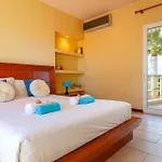 Bliss - Piscina Aquecivel E Jacuzzi Embutido No *